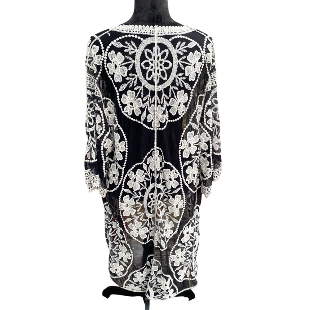 Woven Heart Black and White Floral Kimono Cardigan One Size Boho Cottage Core - Picture 6 of 14